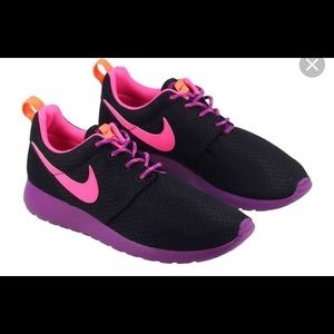 Nike | Roshe Youth Shoes